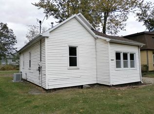 2704 Cedar Ave, Mattoon, IL 61938