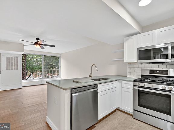 5th image of 800 4th St SW APT S221