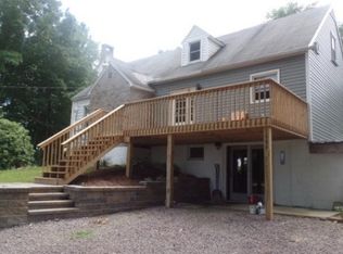 1066 Woodstown Hwy, Hollsopple, PA 15935