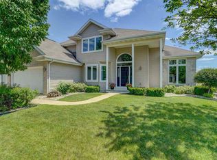 103 Donegal Dr, Cottage Grove, WI 53527
