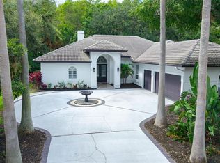 6135 Savoy Cir, Lutz, FL 33558