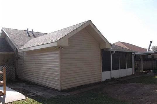2nd image of 2529 Long Branch Dr