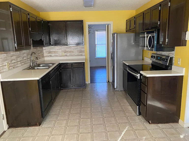 7909 Sumter Pl — Photo 5