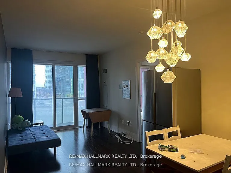 560 Front St W #428 — Photo 31