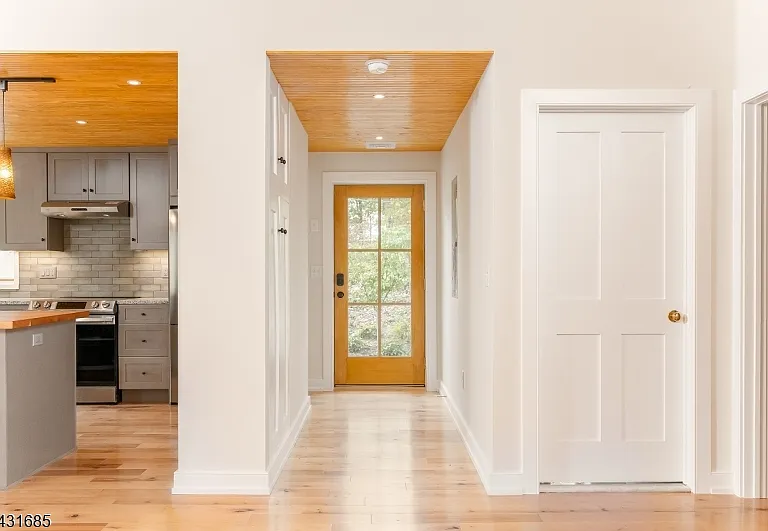 232 W Shore Dr — Photo 15