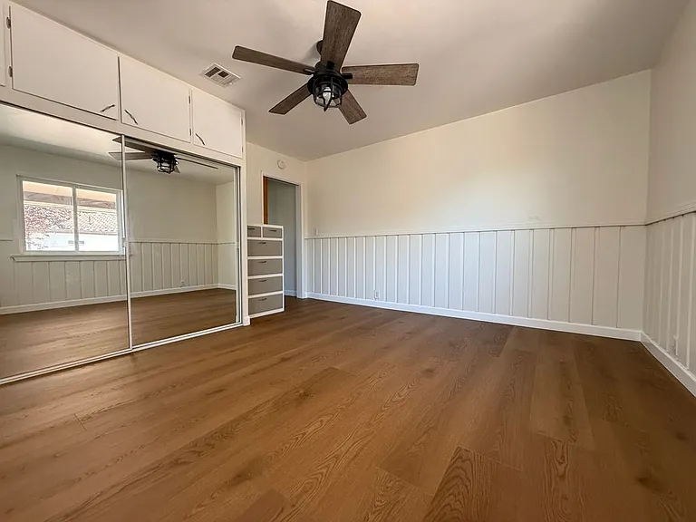 5055 Lincoln Ave — Photo 7
