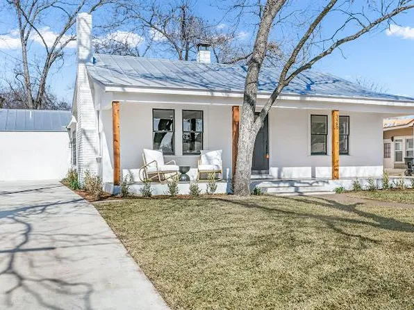 328 W Morse St, Fredericksburg, TX 78624