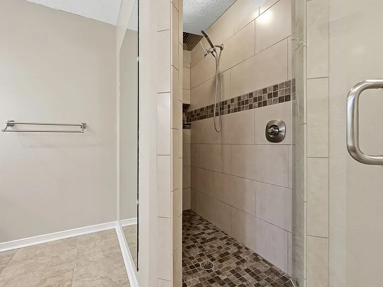 1651 Northridge Rd — Photo 34