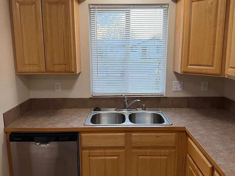 1709 W Fern Dr — Photo 7