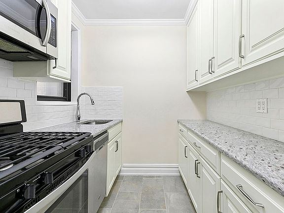 4th image of 345 Riverside Dr APT 1E
