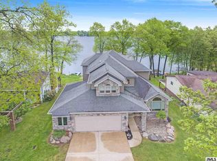 10844 Emerald Dr, Cement City, MI 49233
