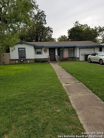 2nd image of 246 Lakeshore Dr