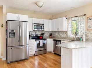 105 Goldenrod Dr, Middletown, RI 02842