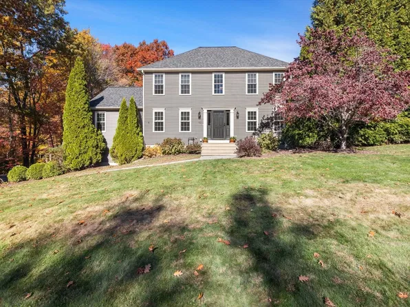 43 Tipperary Dr, Northbridge, MA 01534