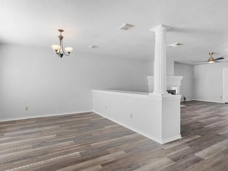 1021 Bridgemont Pl — Photo 2