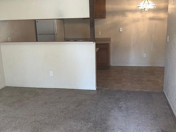 4th image of 2524 Winchester Dr #2