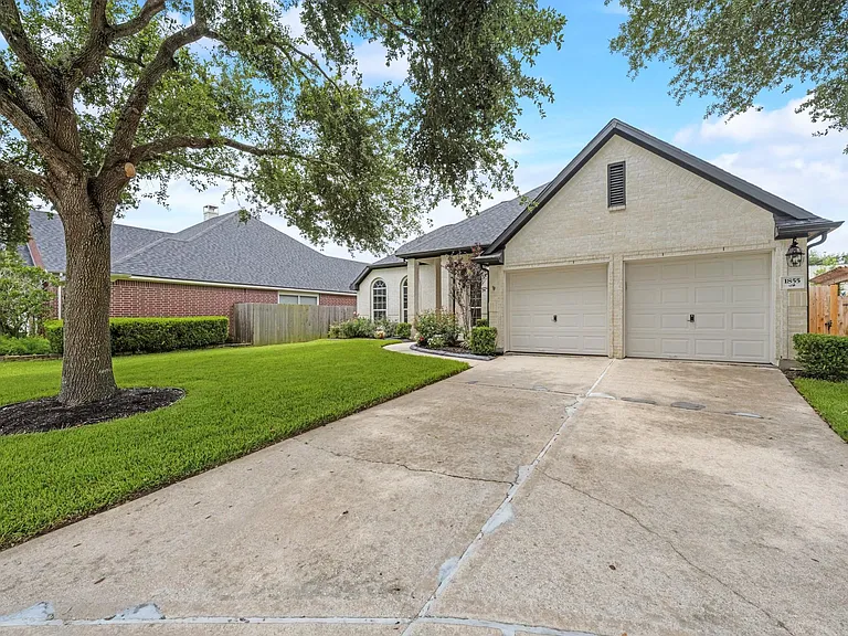 1855 Silent Shore Ct — Photo 40