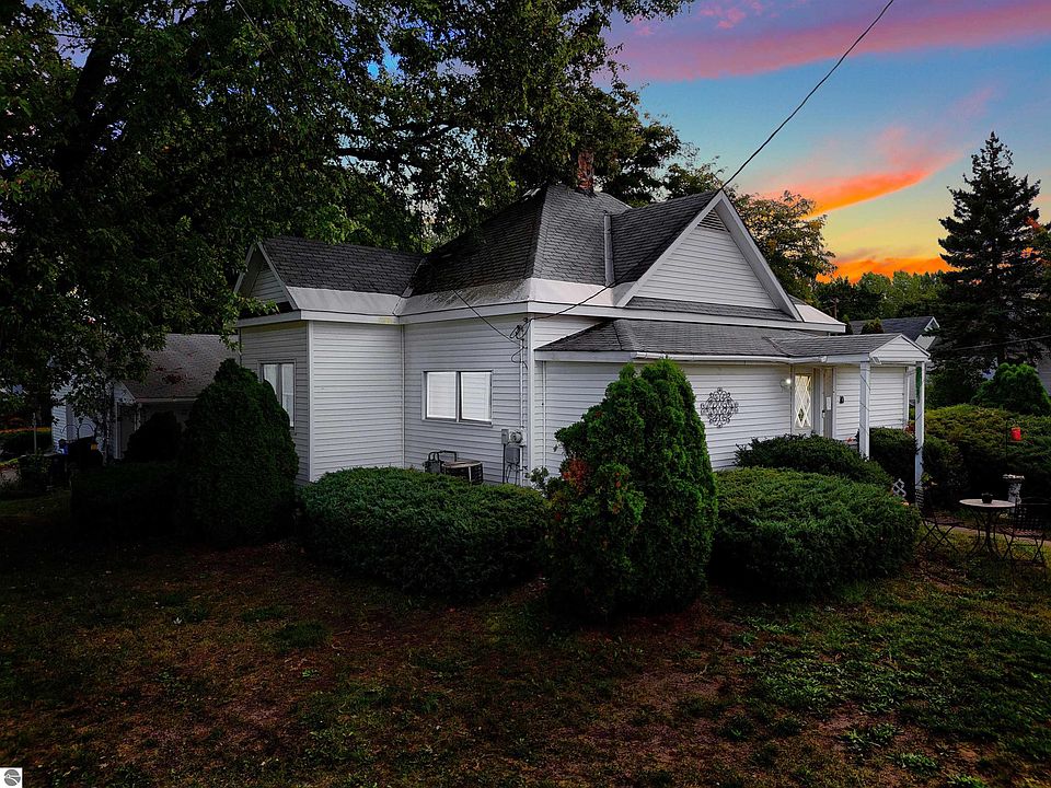 110 N Michigan Ave, Manton, MI 49663 Zillow