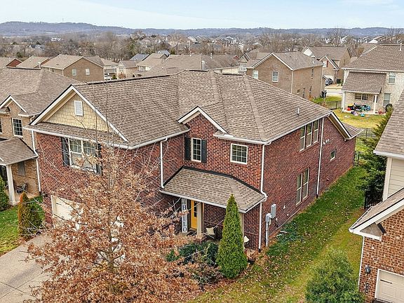 3rd image of 211 Hempstead Ct