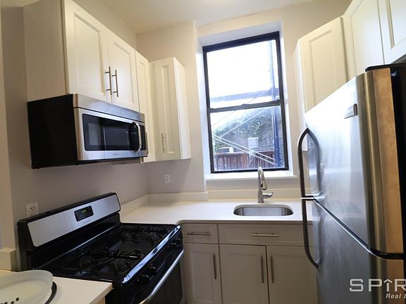3rd image of 857 Atlantic Ave APT 2L