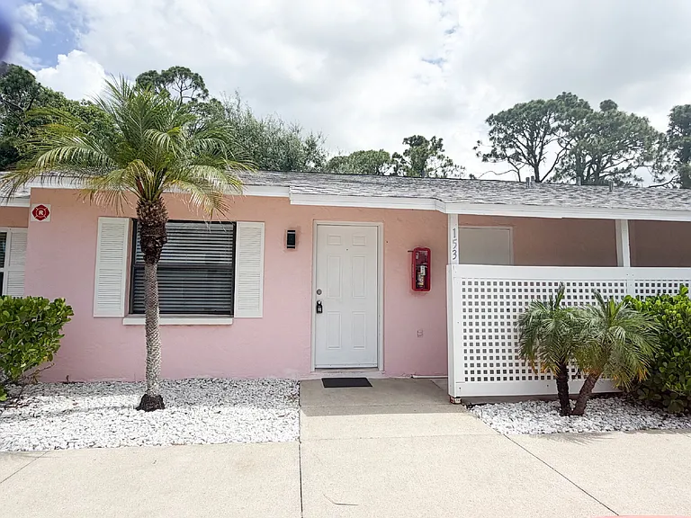 153 Old Englewood Rd — Photo 2