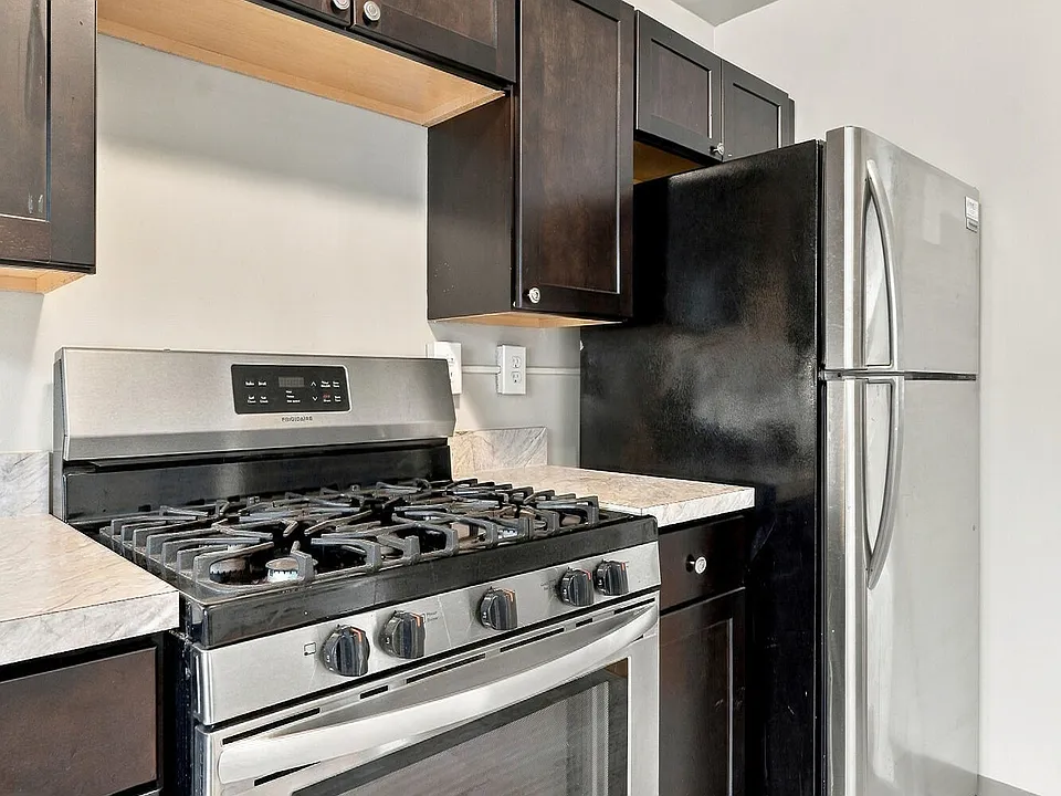 123 26th St W