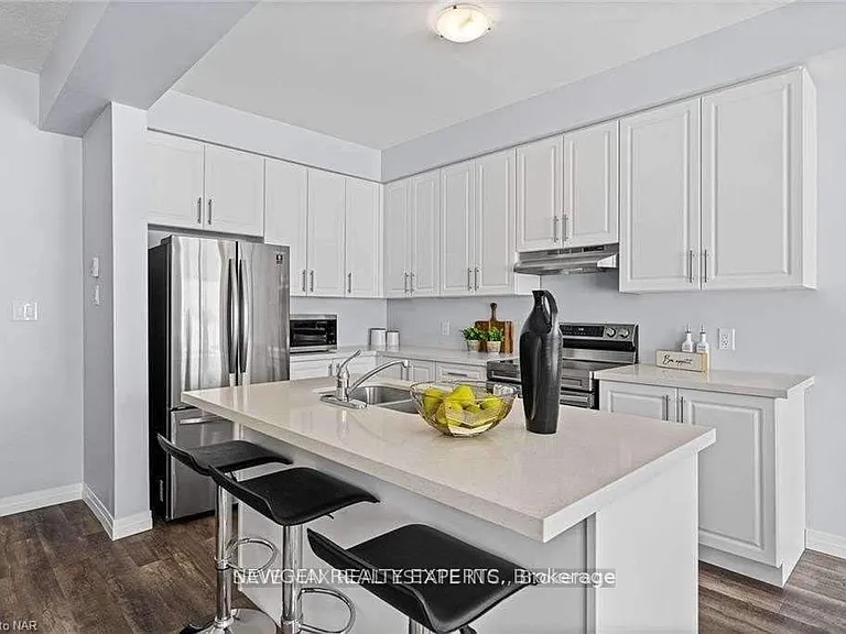 4855 Pettit Ave — Photo 6