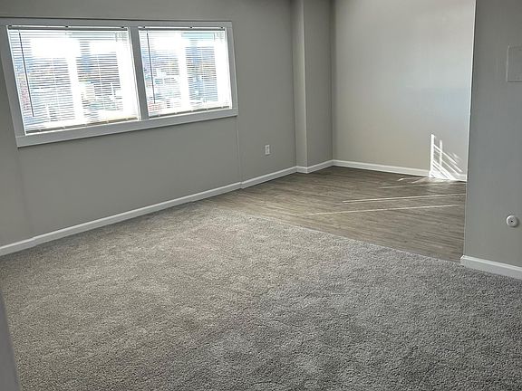 3rd image of 262 King St APT 610