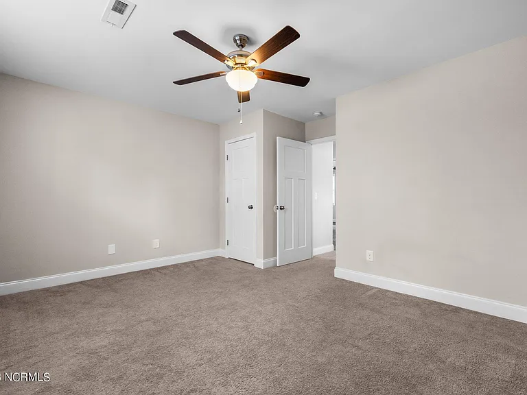 290 Adams Cir — Photo 37