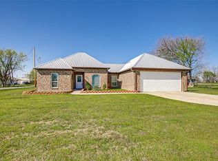 301 E Pearl St, Celeste, TX 75423