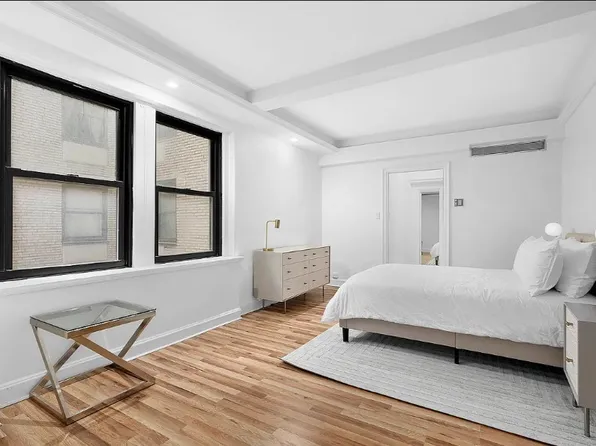 160 Central Park South image 1 of 2