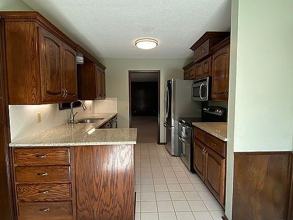 5th image of 17 Beckley St