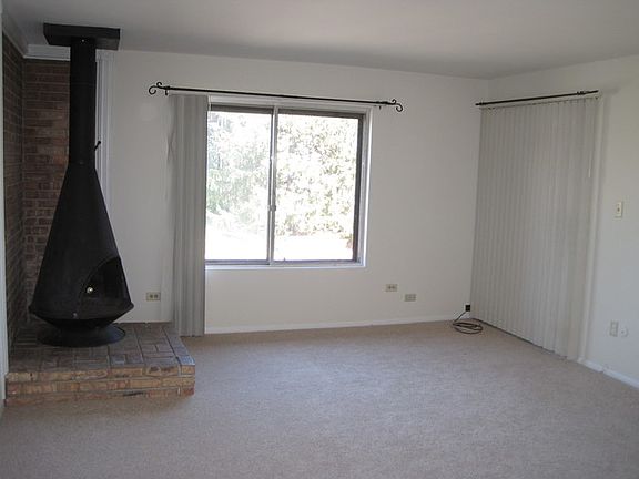 4th image of 6151 Knollwood Dr #305