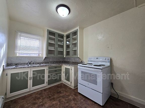 3rd image of 20 18th St S APT 6