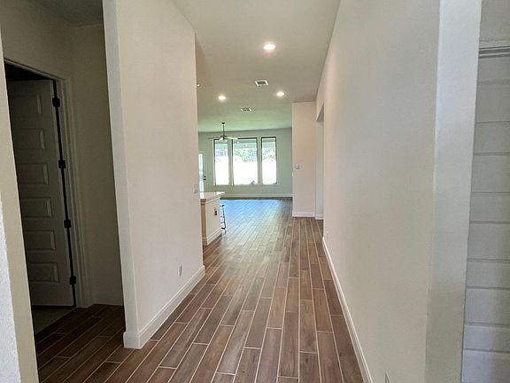 2nd image of 584 Vale Ct