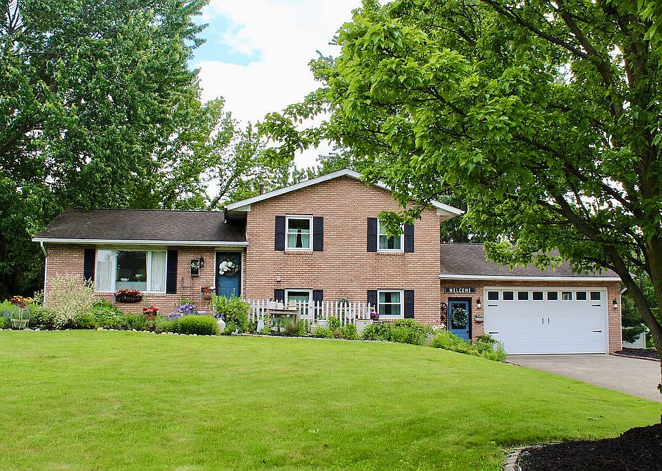 OPEN HOUSE Sunday 1-4 