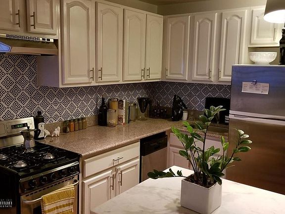 2nd image of 130 Christopher St APT 5
