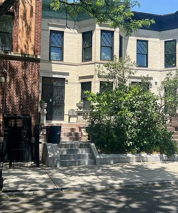 Building Photo 3