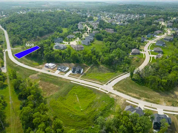 5820 Seminole Valley Trl NE, Cedar Rapids, IA 52411
