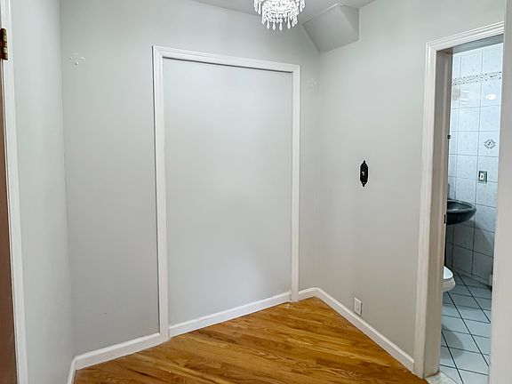 4th image of 832 Revere Ave #1