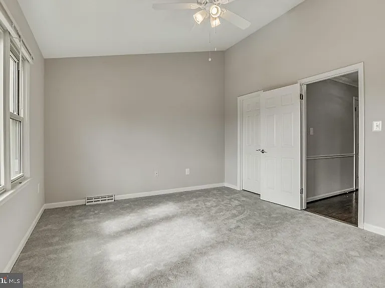 2866 Yarn Ct — Photo 22