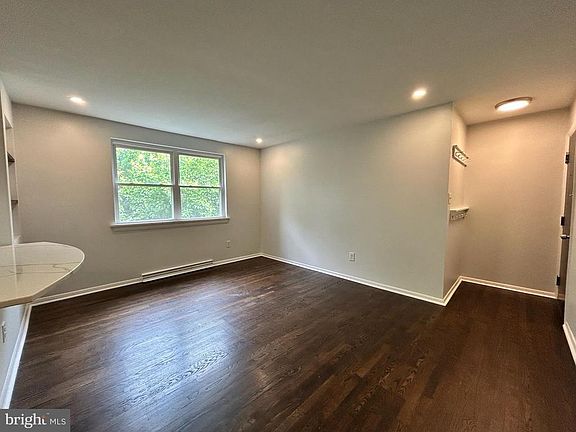 3rd image of 4413 Falls Bridge Dr Unit F