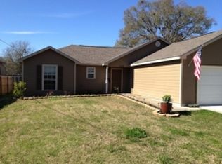 6219 Willis St, Groves, TX 77619