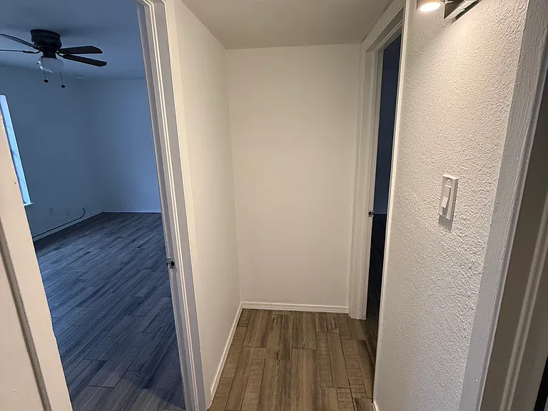 225 Zenith Dr #B — Photo 11