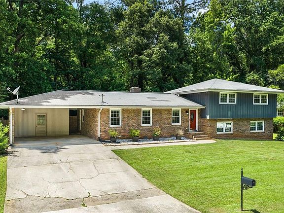 2nd image of 2690 Millwood Ct