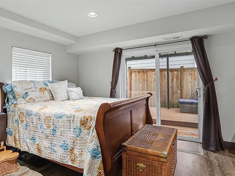 1357 Elma Pl NE — Photo 17