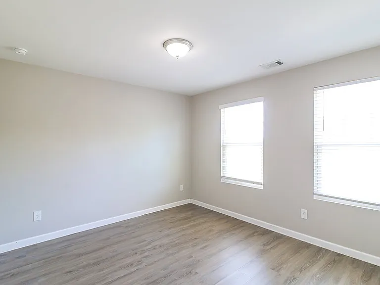 1091 Coldwater Dr — Photo 13
