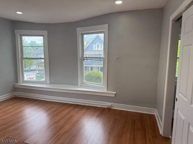 105 N Munn Ave — Photo 10