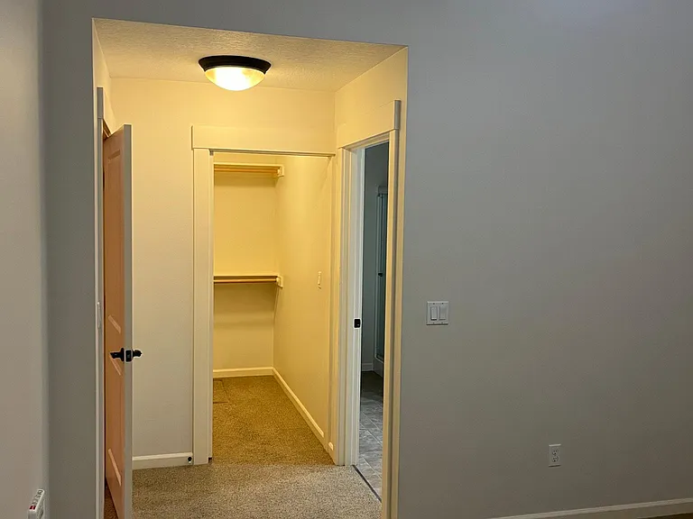 1337 NE Sunrise Ln — Photo 9