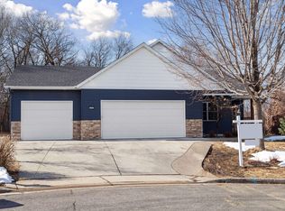 2416 Pepper Ridge Ct, Northfield, MN 55057